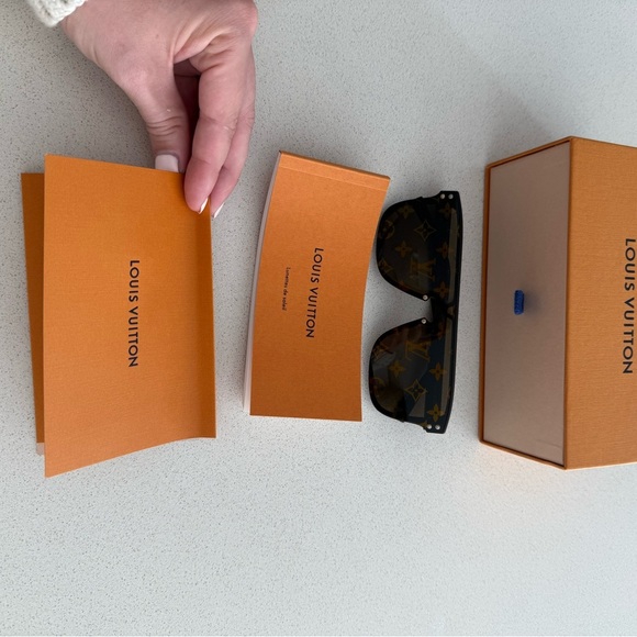 Louis Vuitton Waimea Sunglasses - Picture 4 of 11